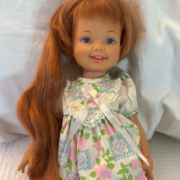 Cinnamon doll by Ideal Chrissy’s little sister very cute hair grows & goes nice - Picture 2 of 14